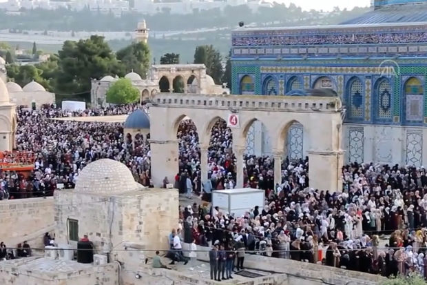 Əl-Əqsa məscidində bayram namazı qılınıb