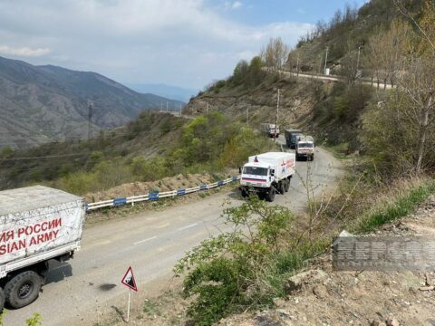 Bu gün Xankəndi-Laçın yolunda sülhməramlıların 62 avtomobili maneəsiz keçib