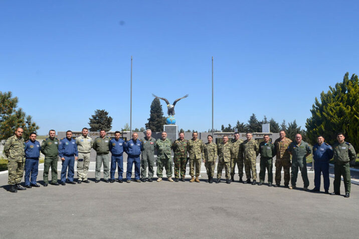Bakıda NATO mobil təlim qrupu ilə məsləhətçi görüşü keçirilib – FOTO