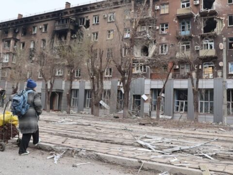 Ruslar Donetski atəşə tutdu: Ölən və yaralanan var