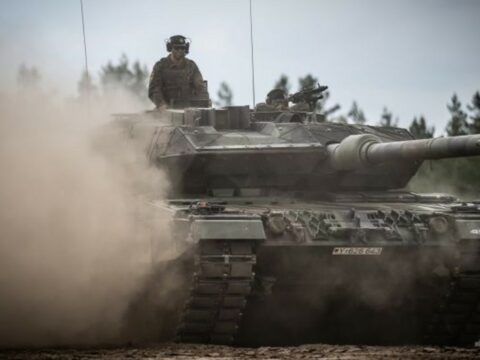 İspaniyadan altı “Leopard 2” tankı Ukraynaya yola salınıb