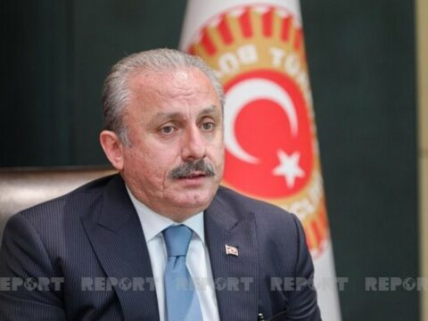 “Erməni lobbisinin xoşuna gəlməyə çalışır”