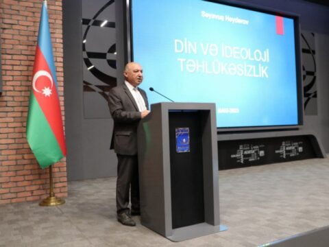 Din amili kəskin şəkildə siyasiləşib