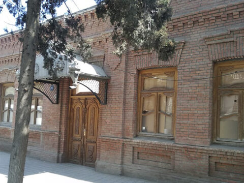 Tarixi binaya qanunsuz müdaxilə aşkar edildi