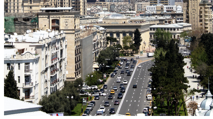 Neftçilər prospektinin bir hissəsi açıldı 