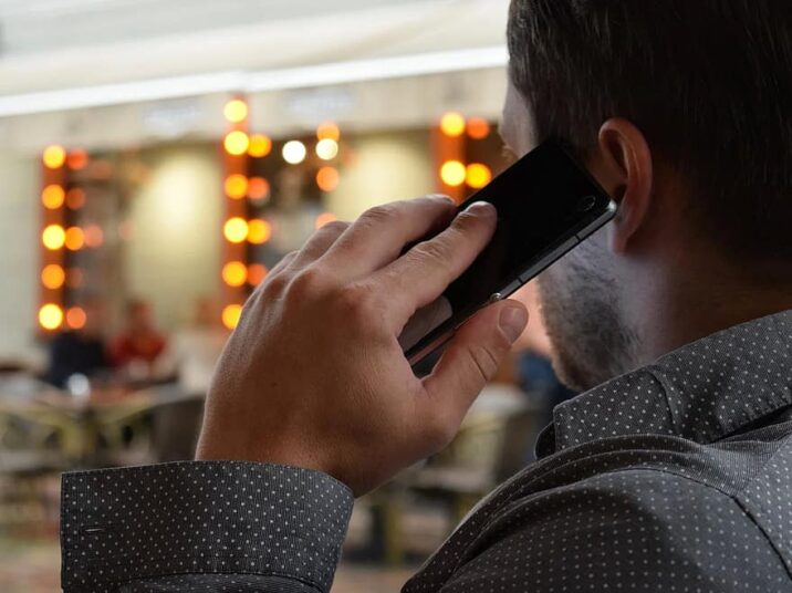Danışmaq üçün aldığı telefonları oğurlayan şəxs saxlanılıb