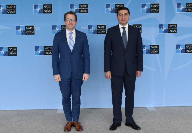 Hikmət Hacıyev NATO-da normallaşma prosesini müzakirə etdi