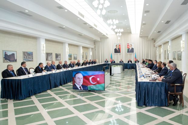 DTX-nin Mədəniyyət Mərkəzində Heydər Əliyevin anadan olmasının 100-cü ildönümünə həsr olunmuş konfrans
