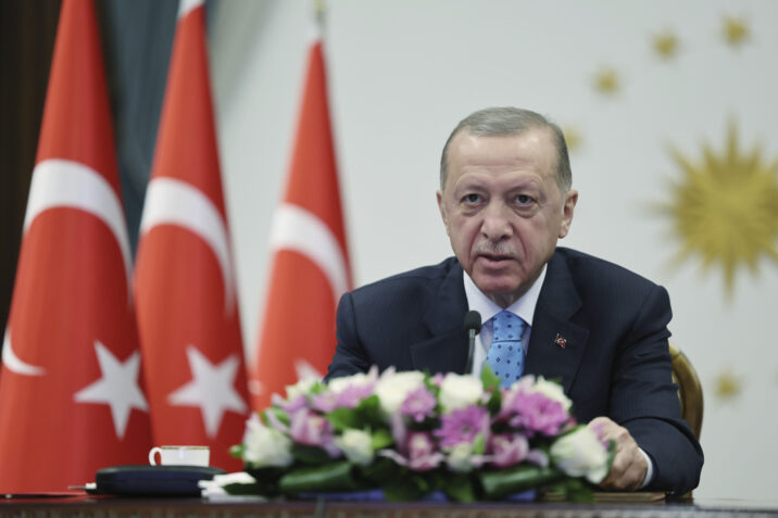 “Mayın 14-də bəziləri təqaüdə yollanacaq”