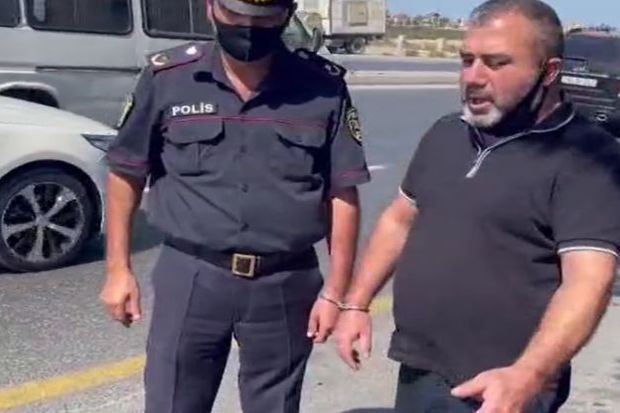 Kütləvi davada 29 yaşlı gənci bıçaqlayıb öldürdü – FOTO