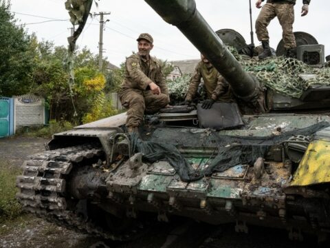 İndiyədək Ukraynaya 575 tank və 28 təyyarə verilib