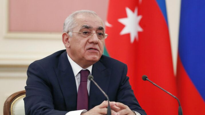 Əli Əsədov tibb işçiləri barədə qərar imzaladı