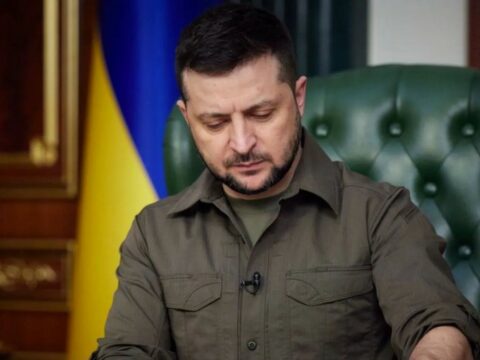 Zelenski Rusiya və Belarusun 200 müdafiə müəssisəsinə qarşı sanksiya tətbiq edib
