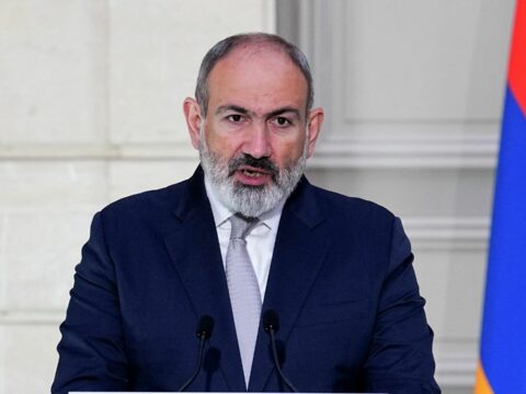 Paşinyan İslandiyaya getdi