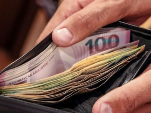 Bakıda orta aylıq əməkhaqqı 1 100 manata yaxınlaşır