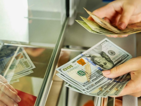 Azərbaycan bankları valyuta mübadiləsi üzrə gəlir marjasını artırıblar