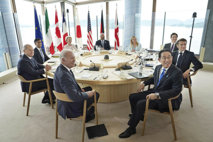 G7 liderləri sammitin bitməsinə bir gün qalmış yekun kommünike qəbul ediblər