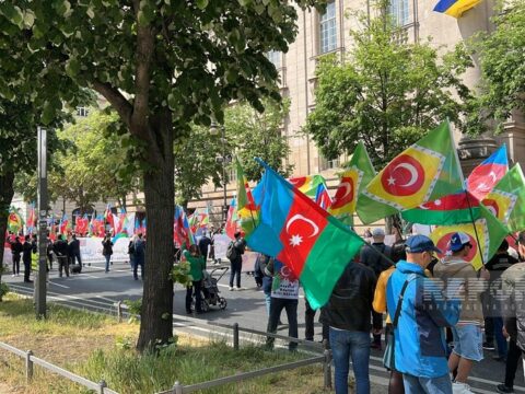 Berlində güney azərbaycanlılar etiraz aksiyası keçirib