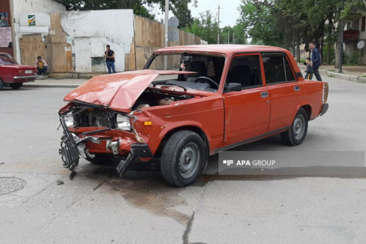 Gəncədə iki minik maşını toqquşub – FOTO