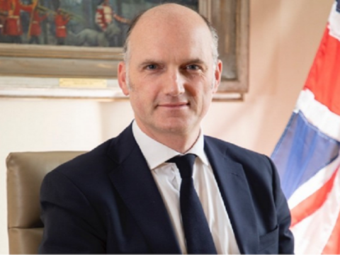 Britaniyalı nazir İrəvana gedir
