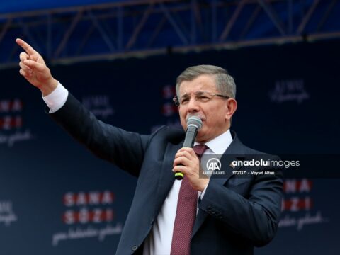 Davutoğlunun partiyasından 11 istefa – Müavinləri, müşavirləri…
