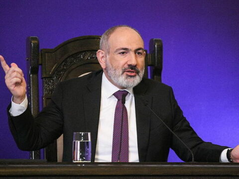 “Araqat Ermənistanda, Ağrı dağı isə Türkiyədədir”
