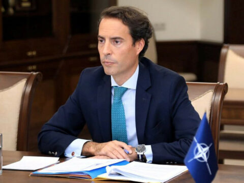 Stoltenberqin nümayəndəsi Bakıya gəlir