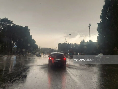 Gəncəyə güclü yağışdan sonra sel gəlib – FOTO