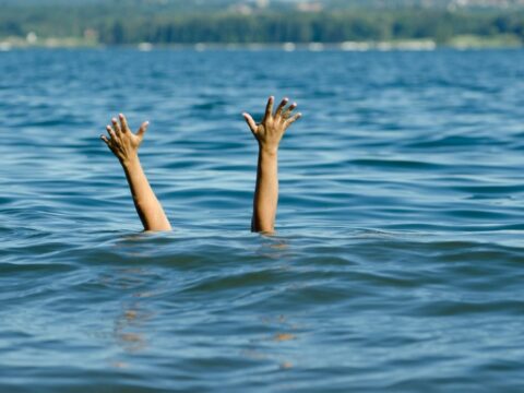 Kürdə batan azyaşlının axtarışları davam edir