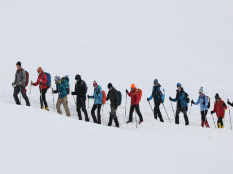 Elbrus dağında itkin düşən belaruslu turistlər sağ tapılıb