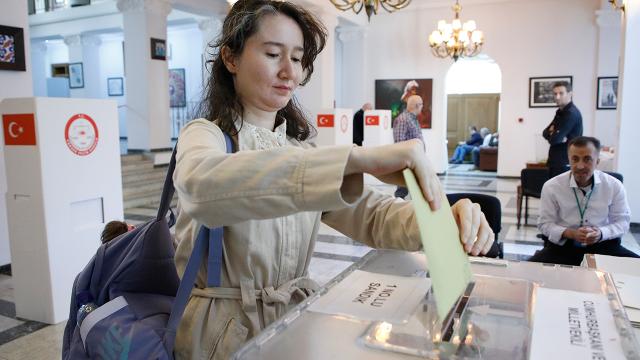 Xaricdə səs verənlərin sayı ilk tura nisbətən 18% artıb