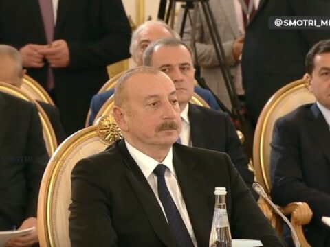 Prezident Ali Avrasiya İqtisadi Şurasının iclasında çıxış edir