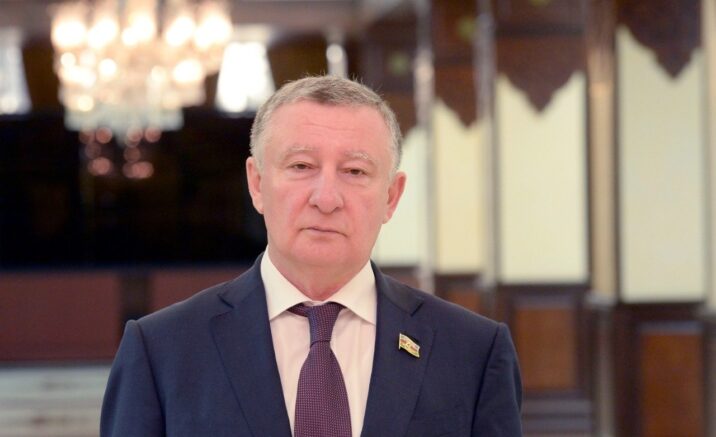 Dövlətçilik ənənələrinə sadiqlik