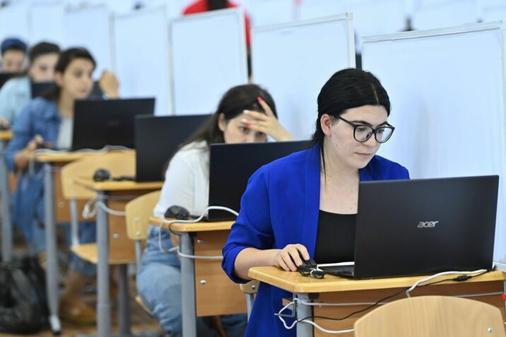Müəllimlər narazıdır – “Məhdudiyyət aradan qaldırılmalıdır”