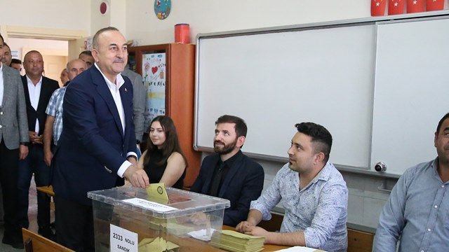 Çavuşoğlu səs verdi