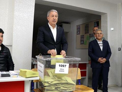 Millətimizin qərarına hörmətlə yanaşacağıq – Hulusi Akar