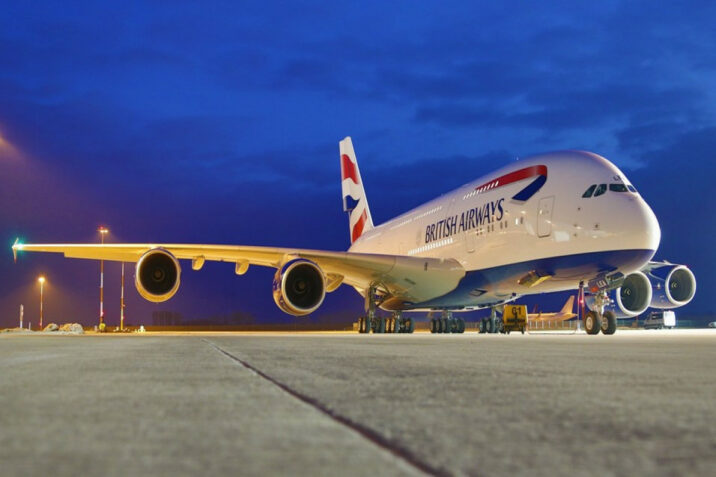 “British Airways” təyyarəsi səhhəti pisləşən sərnişinə görə Bakıya təcili eniş etdi