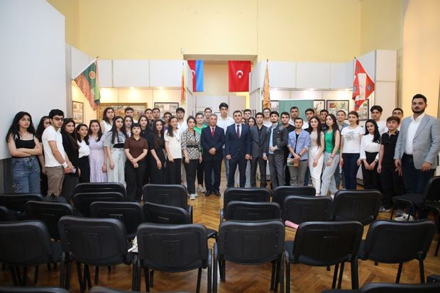 “İrəli” gəncləri Müstəqillik Gününü silsilə tədbirlərlə qeyd ediblər