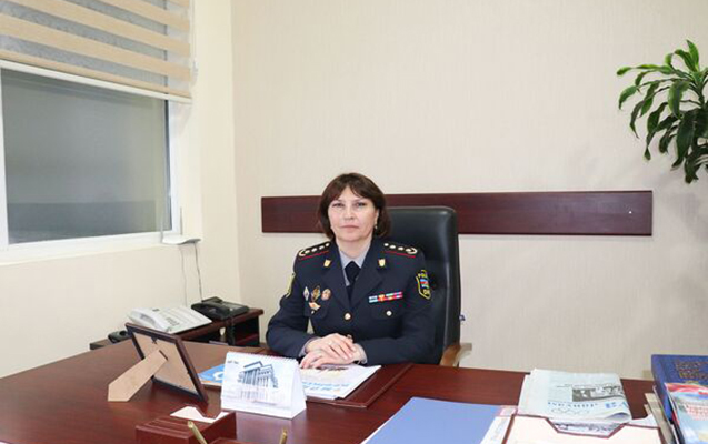 Vilayət Eyvazov polkovnik xanımı təqaüdə göndərdi