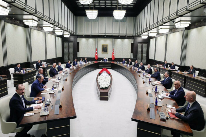 Ərdoğan köhnə komandasını sonuncu dəfə topladı