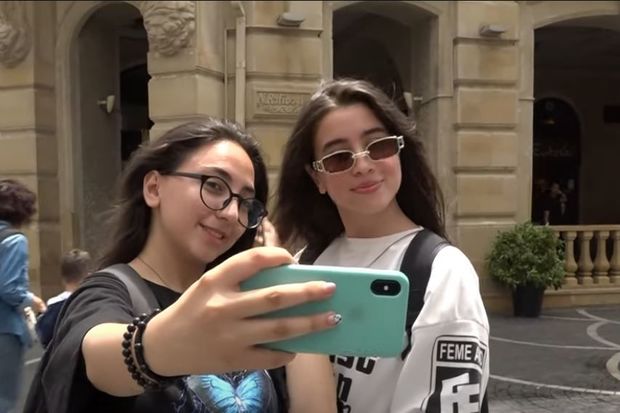 “Like” və məşhurluq üçün hər oyundan çıxan gənclik