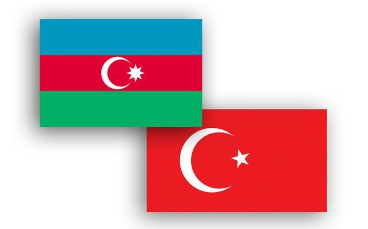 Azərbaycanın müdafiə naziri Hulusi Akara minnətdarlıq edib