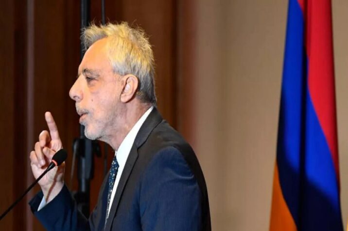 Oskanyan Paşinyanı andiçməyə görə tənqid etdi