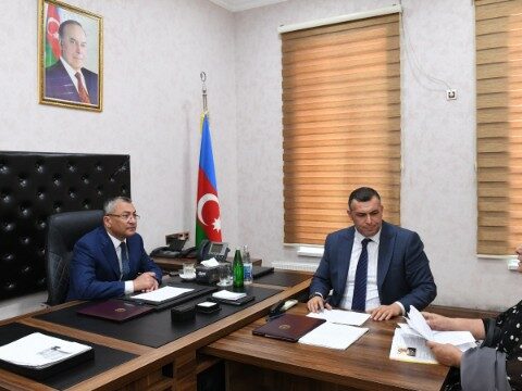 Rövşən Rzayev vətəndaşları qəbul etdi – FOTOLAR