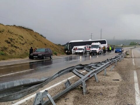 Türkiyədə avtobus qəzaya uğradı – Yaralılar var
