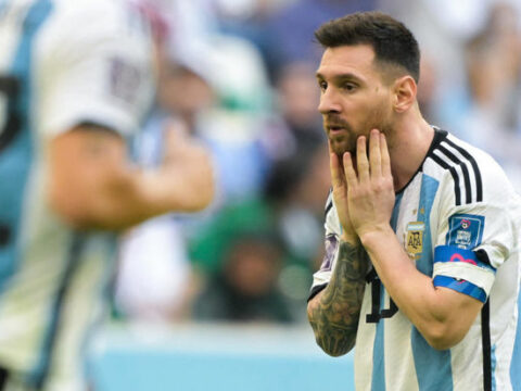 Messi Pekin hava limanında saxlanıldı