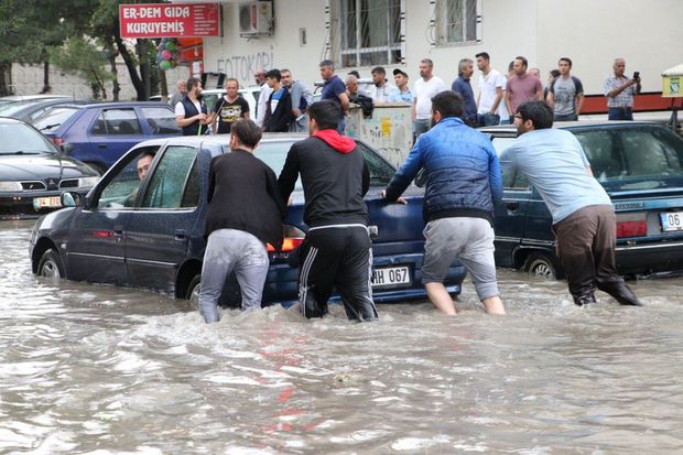 Ankara suyun altında qaldı – VİDEO