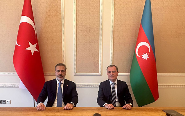 Ceyhun Bayramov Hakan Fidanla görüşdü