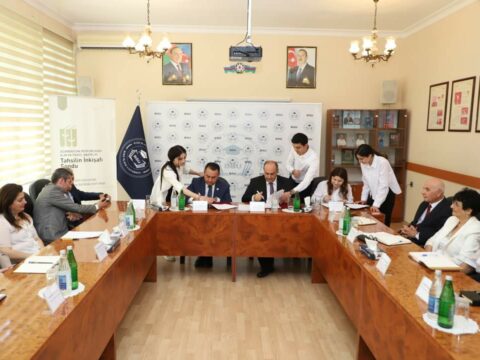BSU-da IELTS imtahanına təşviqlə bağlı üçtərəfli əməkdaşlıq müqaviləsi imzalanıb