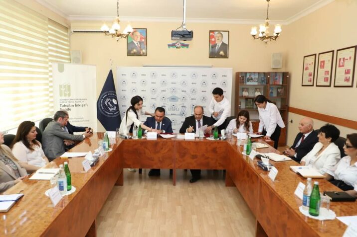 BSU-da IELTS imtahanına təşviqlə bağlı üçtərəfli əməkdaşlıq müqaviləsi imzalanıb